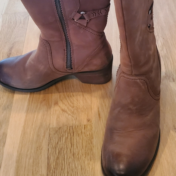 Teva Foxy,  tall boot - Picture 4 of 8